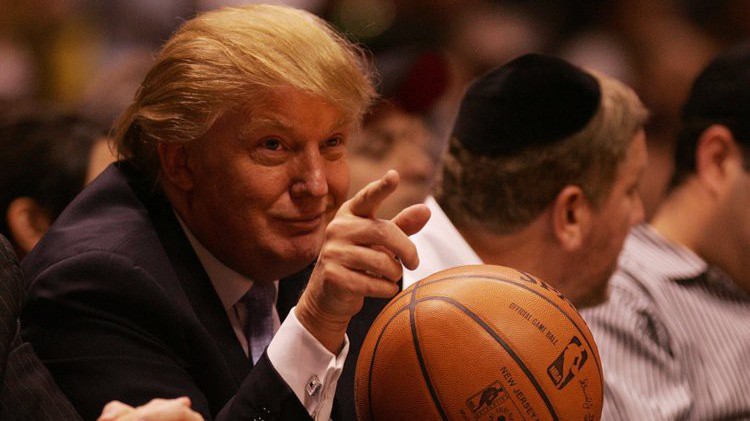 Tổng thống Donal Trump từng là chủ lực của các đội bóng rổ, bóng chày, bóng đá và bóng bầu dục từ năm 13 tuổi