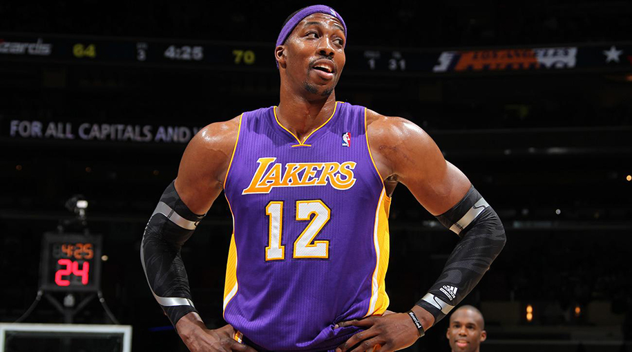 Đổi số áo, đổi vận, Dwight Howard chính thức về LA Lakers